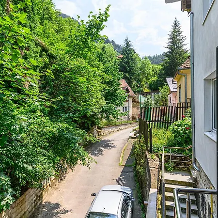 Διαμέρισμα Serene Garden With Parking