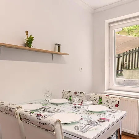 Appartement Serene Garden Apartment With Parking