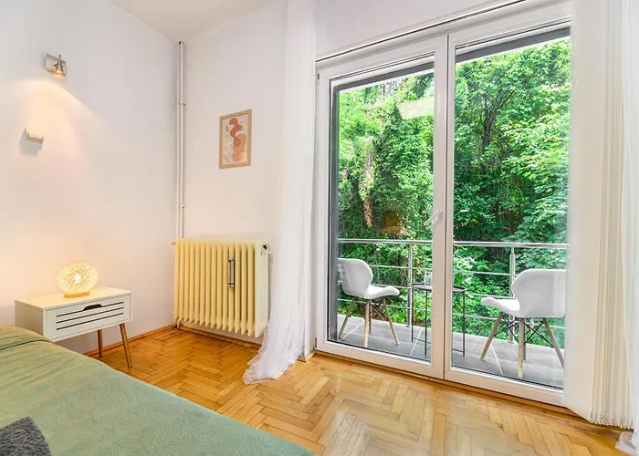 Appartamento Serene Garden With Parking