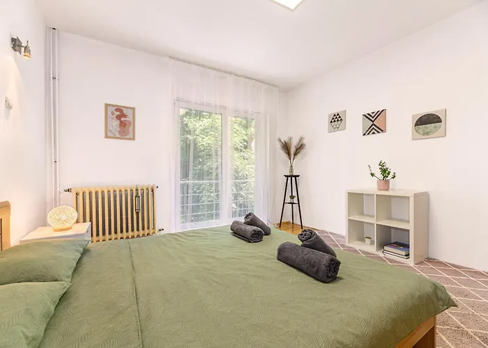 Appartamento Serene Garden With Parking