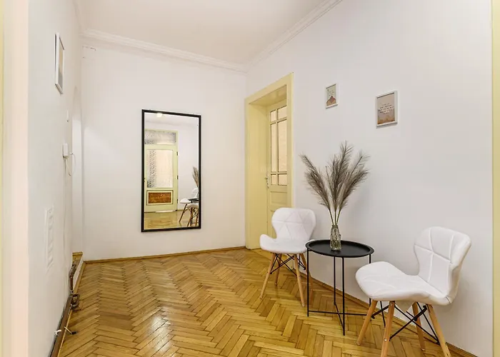 Apartment Serene Garden With Parking *