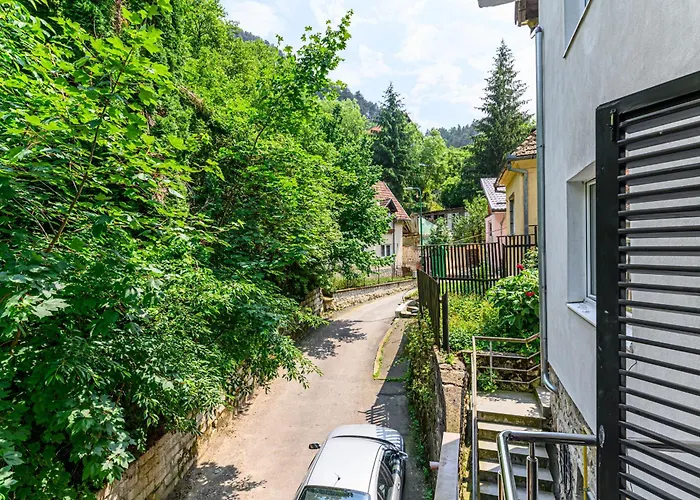 Appartamento Serene Garden With Parking