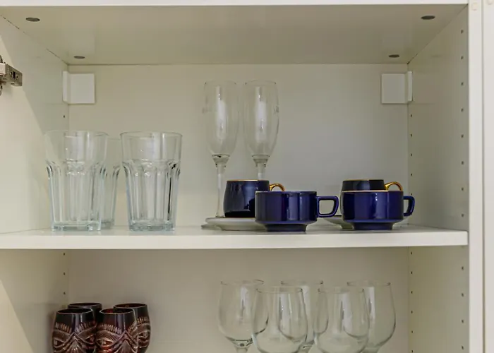 Apartment Serene Garden With Parking *