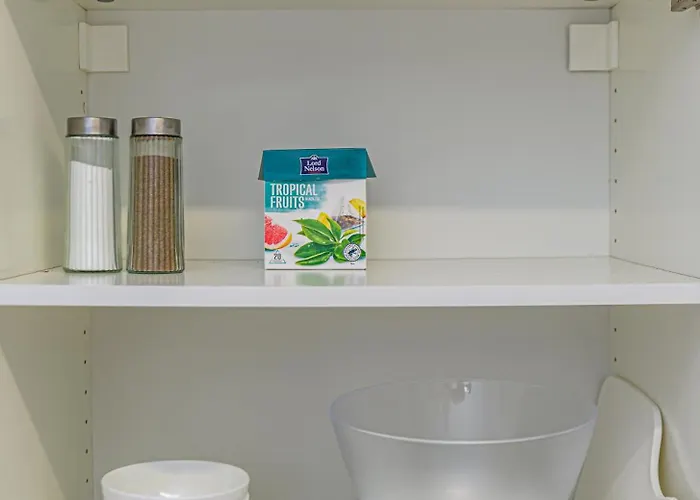 Apartment Serene Garden With Parking