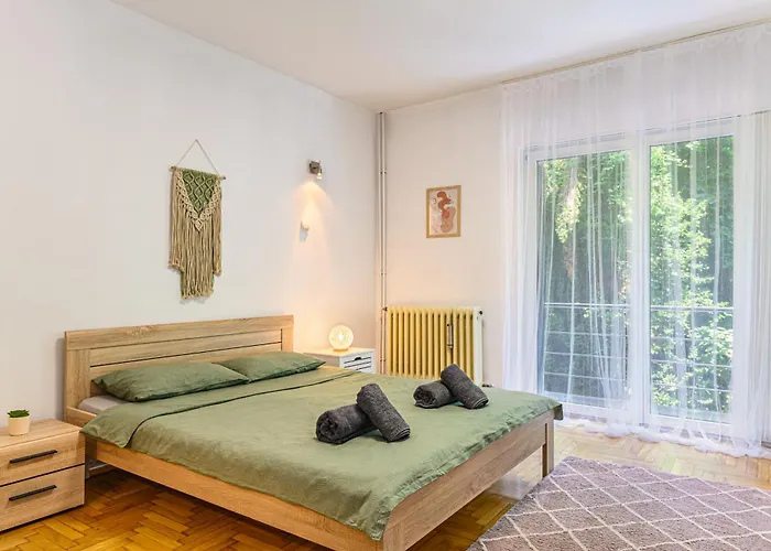 Serene Garden With Parking * Braşov